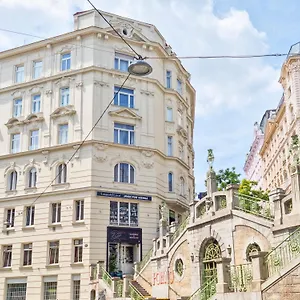 4* Gasthuis Mozart - Newly Renovated