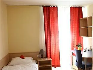 Strawberry Hostel Viyana 0*,  Avusturya