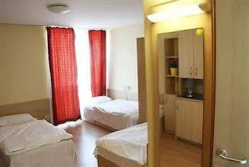 Strawberry Hostel Viyana Avusturya