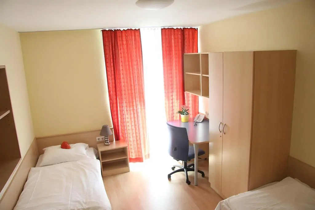 Strawberry Hostel Viyana Avusturya