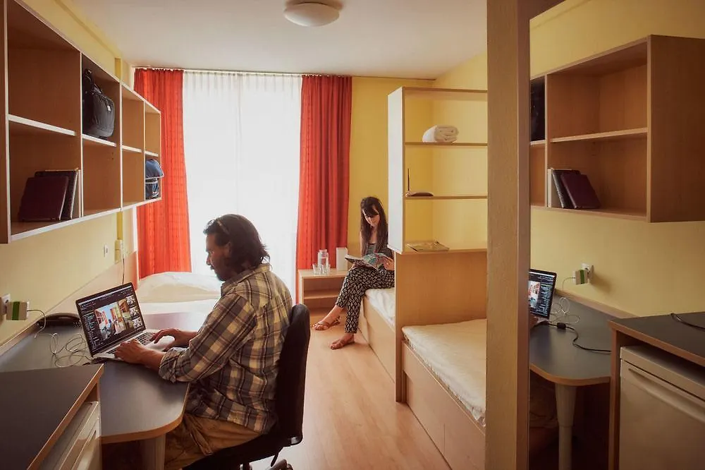Strawberry Hostel Viyana Avusturya
